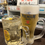 金町製麺 - 神泡ザ・プレミアム・モルツと角ハイボール