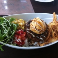 ジンジャーズビーチ - ロコモコ