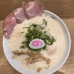 竹内ススル - 鶏そば¥900、煮卵¥150