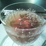 横浜うかい亭 - 雲丹とじゅん菜のジュレ。