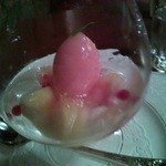 横浜うかい亭 - 白桃のスープ仕立て。