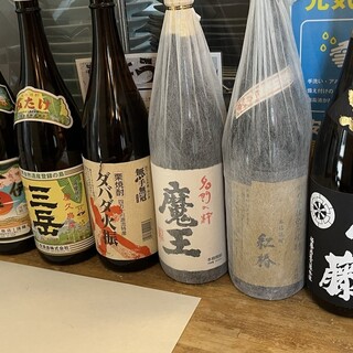 酒的種類也很豐富。也有辣味、甜味等季節性的日本酒、燒酒