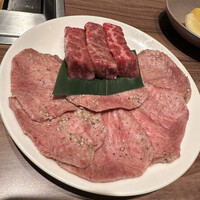 焼肉うしごろ 新宿三丁目店 - 