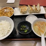 Chinese Dininig 光華亭 - 