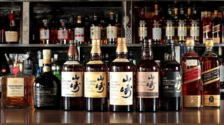 Wa Furenchi Ando Ba Ru Uburo - ドリンク集合・・・ウイスキーをメインにめずらしいボトルなど豊富に取りそろえています