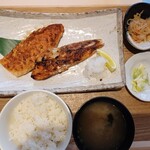 Sumibiyakitori To Teishoku Kadokura Shokudou - 鮭焼きハラス定食