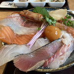 大人のご馳走屋 魚錠 - 豪華な海鮮丼