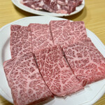 焼肉のまる金 - 上カルビ 1800円