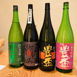 結き食事処 - ◎弘前市三浦酒造の豊杯がずらり。