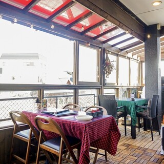 临窗阳光房座位（露台）