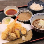 自然薯とそばの店 高尾の桜 - 