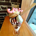call me cafe - シュークリームパフェ