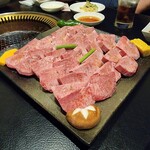 阪本焼肉店 - 特選厚切り塩タン