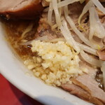 ラーメン二郎 - ニンニク少し