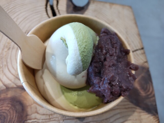 そふとくりーむ シュガーバターの木 ソフトクリーム ホワイトショコラ&バター味