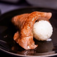 サーロイン1枚（卵、1口ライス付き）