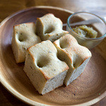 アダンソニア - 天然酵母のパン。フワフワもちもち♪