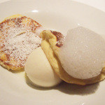 フロリレージュ - 夏休み前メニュー(7350円・サ別)の白トリュフのパンケーキ