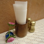 ボージャン - テーブルの調味料。