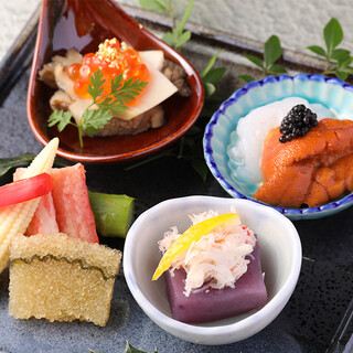 巧緻を極めた、芸術品のような料理の数々。