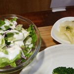 キッチン ブルー グローブ - サラダ、お新香のアップ