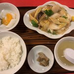 泰陽楼 - 日替わりランチの八宝菜定食