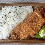 セブンイレブン - 料理写真:ロースとんかつ弁当 (L) 648円 (2023/04)