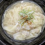 Hinabe Dainingu Fan - 福建ワンタン麺