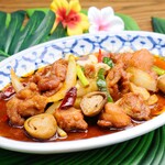 Stir-fried chicken and cashew nuts