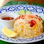 Thai fried rice with shrimp