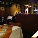 バロッサ - 落ち着いたイキフンの店内