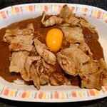 カレーとハンバーグの店　バーグ - スタミナカレー生玉子入り 800円