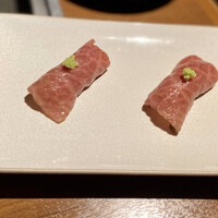 焼肉うしごろ 表参道店 - ザブトンの炙り握り