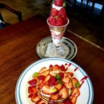 レストラン花莚 - いちごのパンケーキ・いちごパフェ