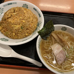 Hidakaya - キムチ炒飯(大盛)＋半ラーメンセットです。（2023年２月）