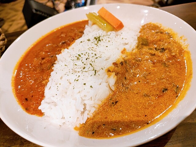 Cafe &amp; Livespot FJ's photo 3