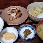 くり真 - モツ煮定食＆豚足