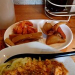 くっきんぐ - セットのキムチ、メンマ、煮物