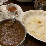 トマト - ビーフタンカレー（中辛）¥3000