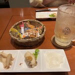 フォーク酒BAR てふてふ - お通し＆ハイボール