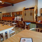 御食事 ゆにわ - 木を基調としたお店