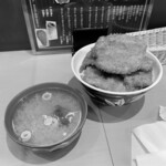 とんかつ太郎 - #アー写っぽく撮るとこうなる。