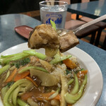 中華料理百里香 - 牛バラあんかけご飯