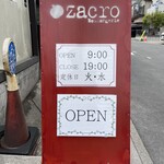 zacro - 店舗前の看板