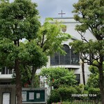 天康 - 天ぷら屋の裏手に、カトリックの教会がありました。