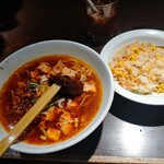 上海華龍 - 【2023.4.25(火)】本日の日替わり①(マーボーラーメン&半チャーハン)900円