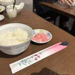 本格四川料理 三鼎 - セットのご飯と漬物