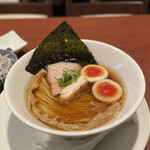 酒肴場 屯 - 津軽煮干し中華蕎麦（味玉入り）¥900