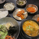 赤坂韓国料理・焼肉 兄夫食堂 - 