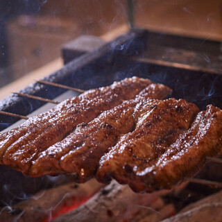 カリッふわっな地焼き鰻をメインに